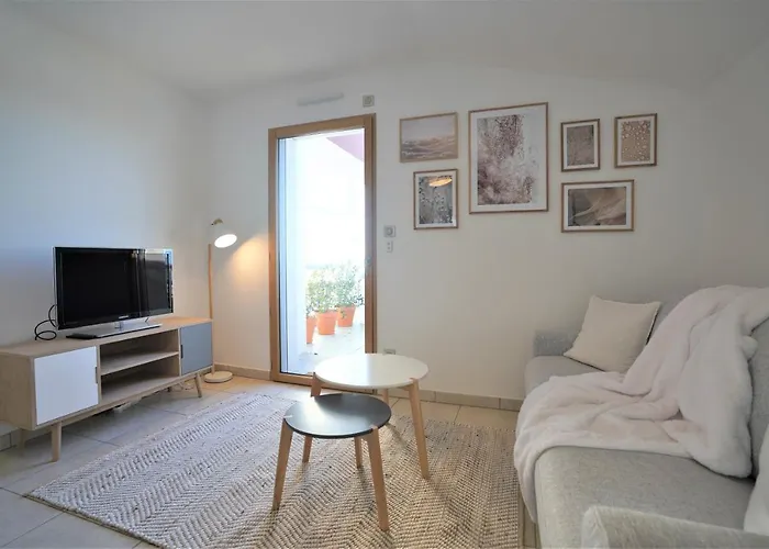 Studio Dernier Etage Avec Terrasse - Vue Montagne